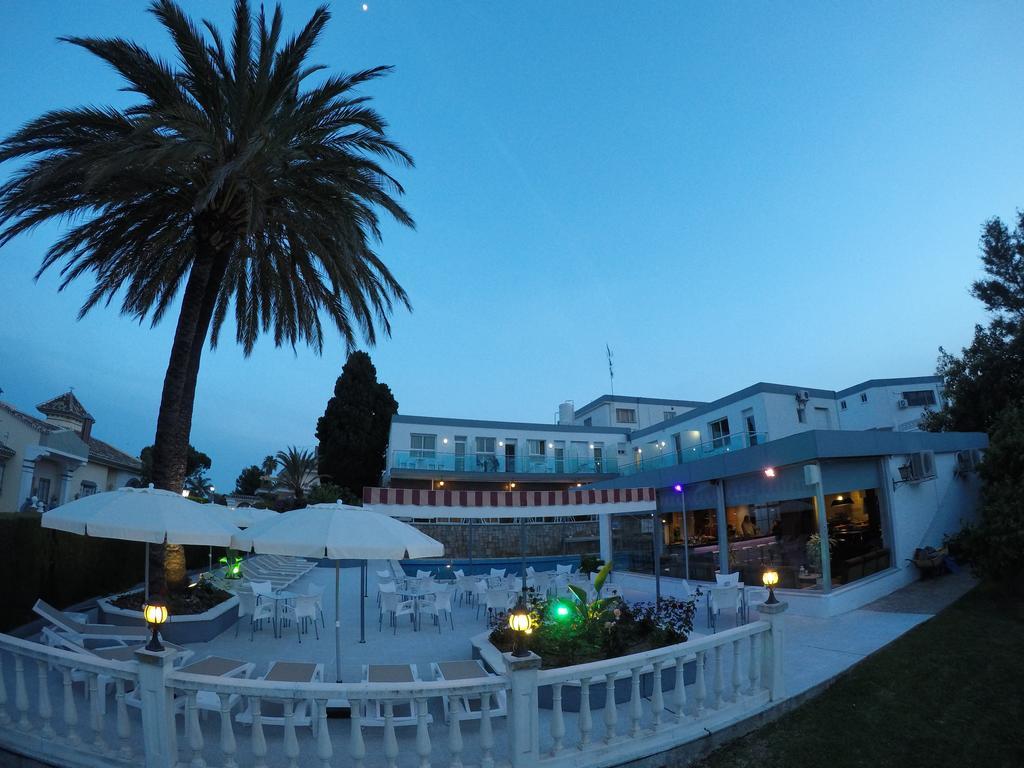Hotel Complejo Los Rosales Torremolinos Exterior photo